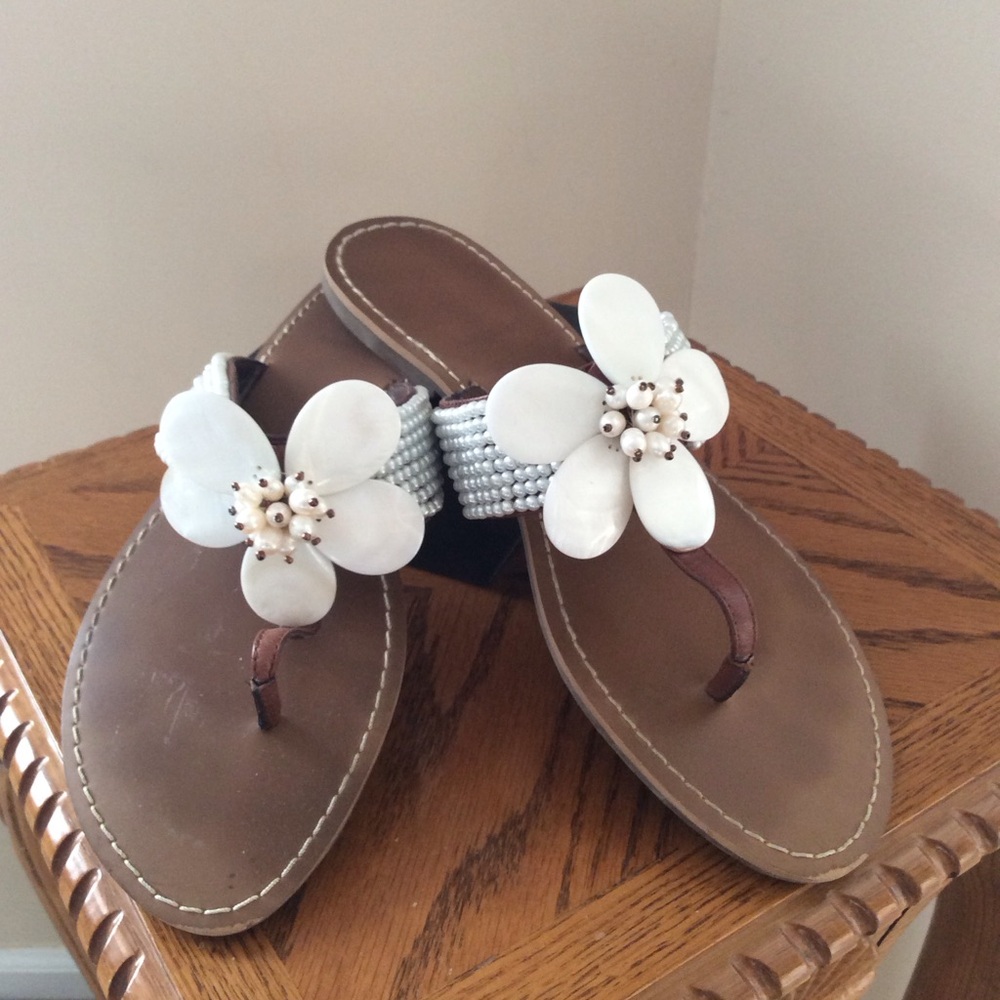 Enzo Angiolini White Floral Sandals